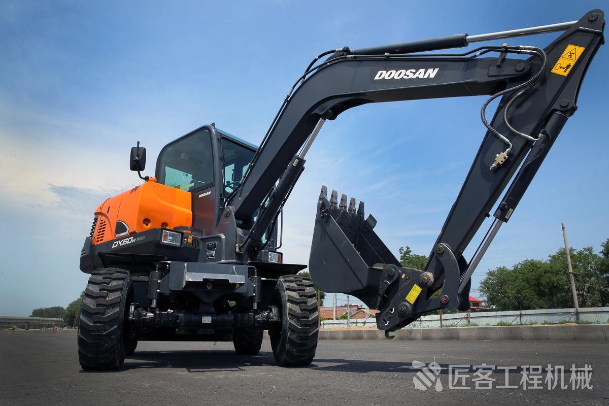 doosan infracore:上半年中国市场挖掘机销售突破1万台