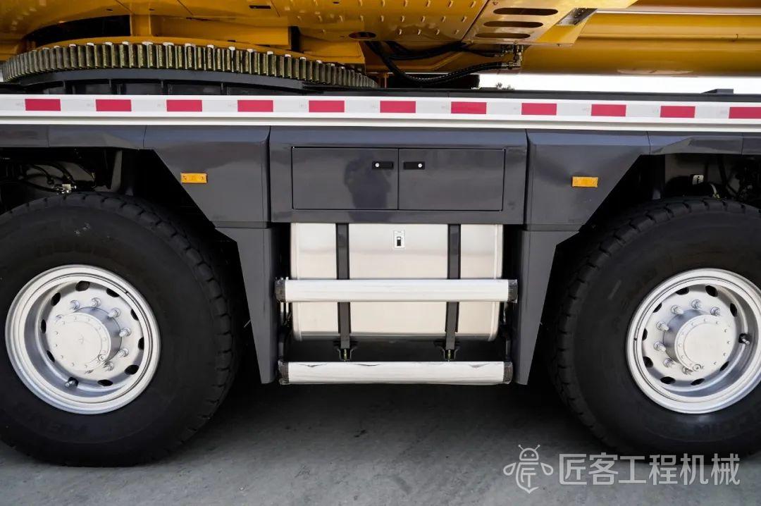 88米主臂四驱+双发+冷启动黑科技徐工两百吨旗舰来了！(图6)