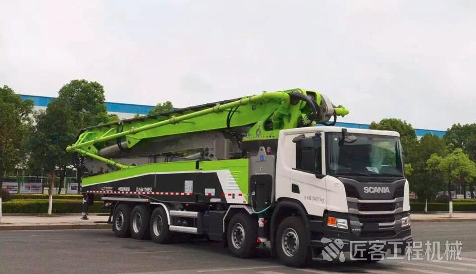 67米全球法规型最长臂架泵车荣耀上市