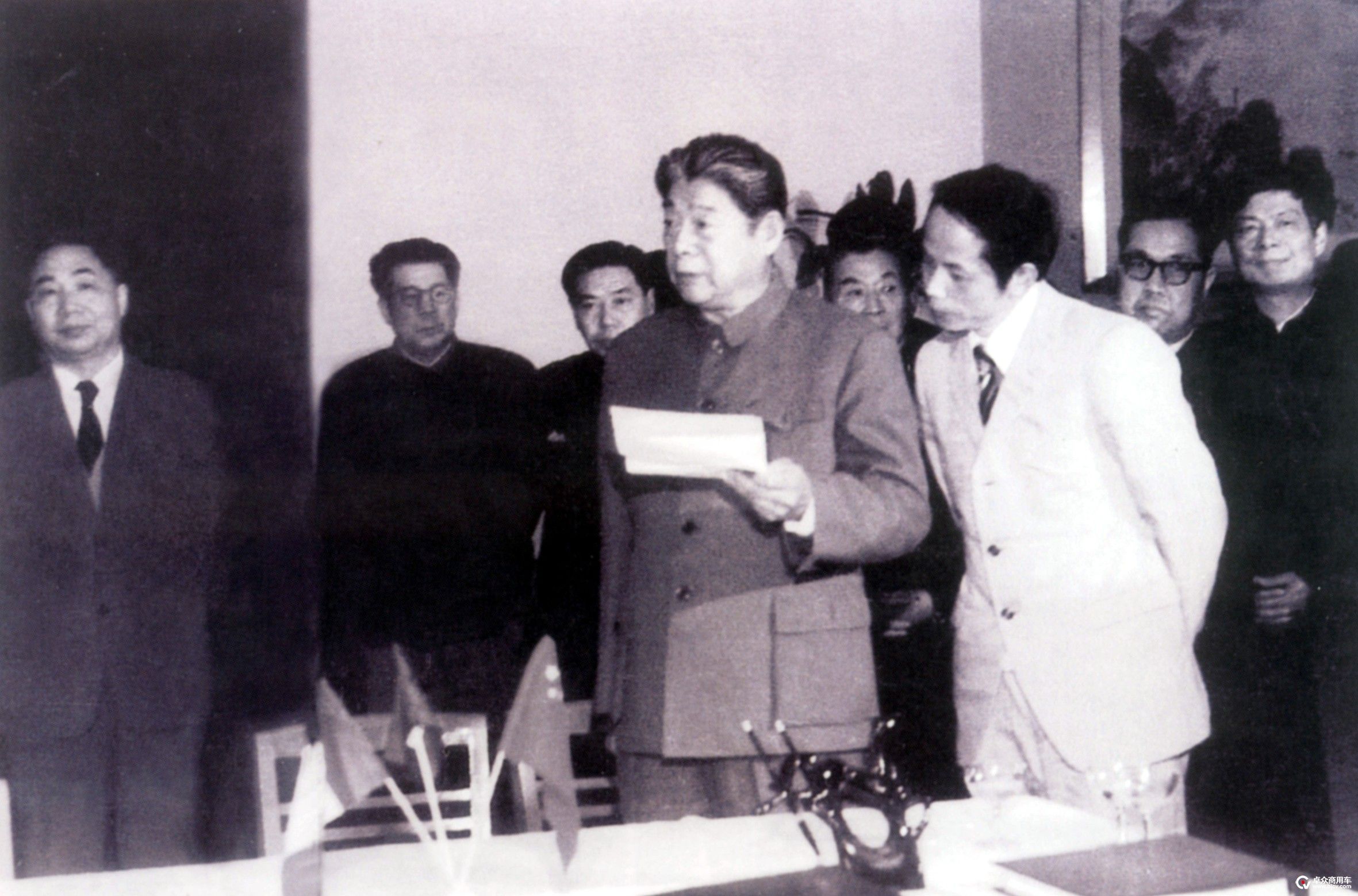 图2：1985年3月27日，饶斌同志在依维柯项目签字仪式上讲话。.jpg