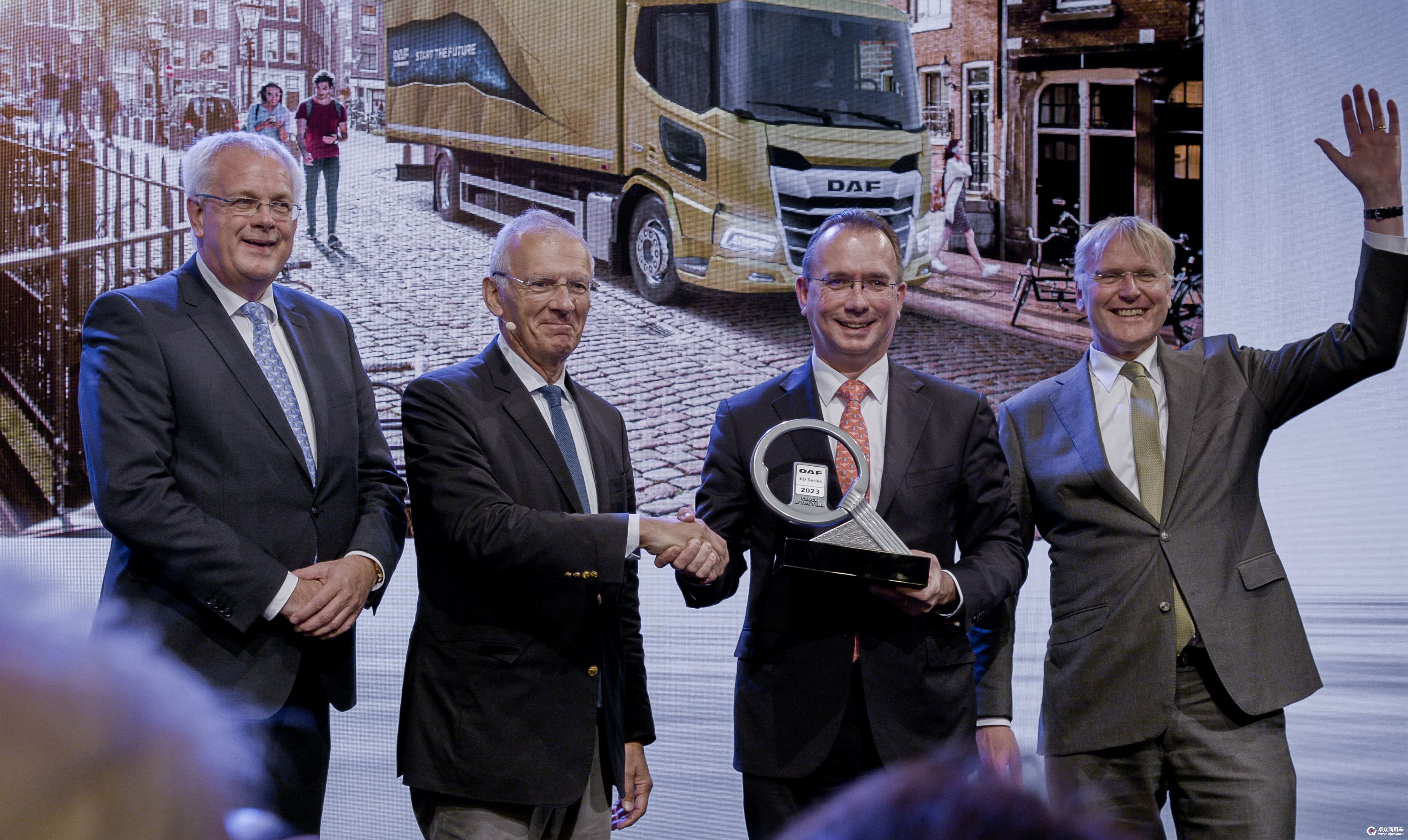 DAF-XD-awarded-International-Truck-of-the-Year-2023.png