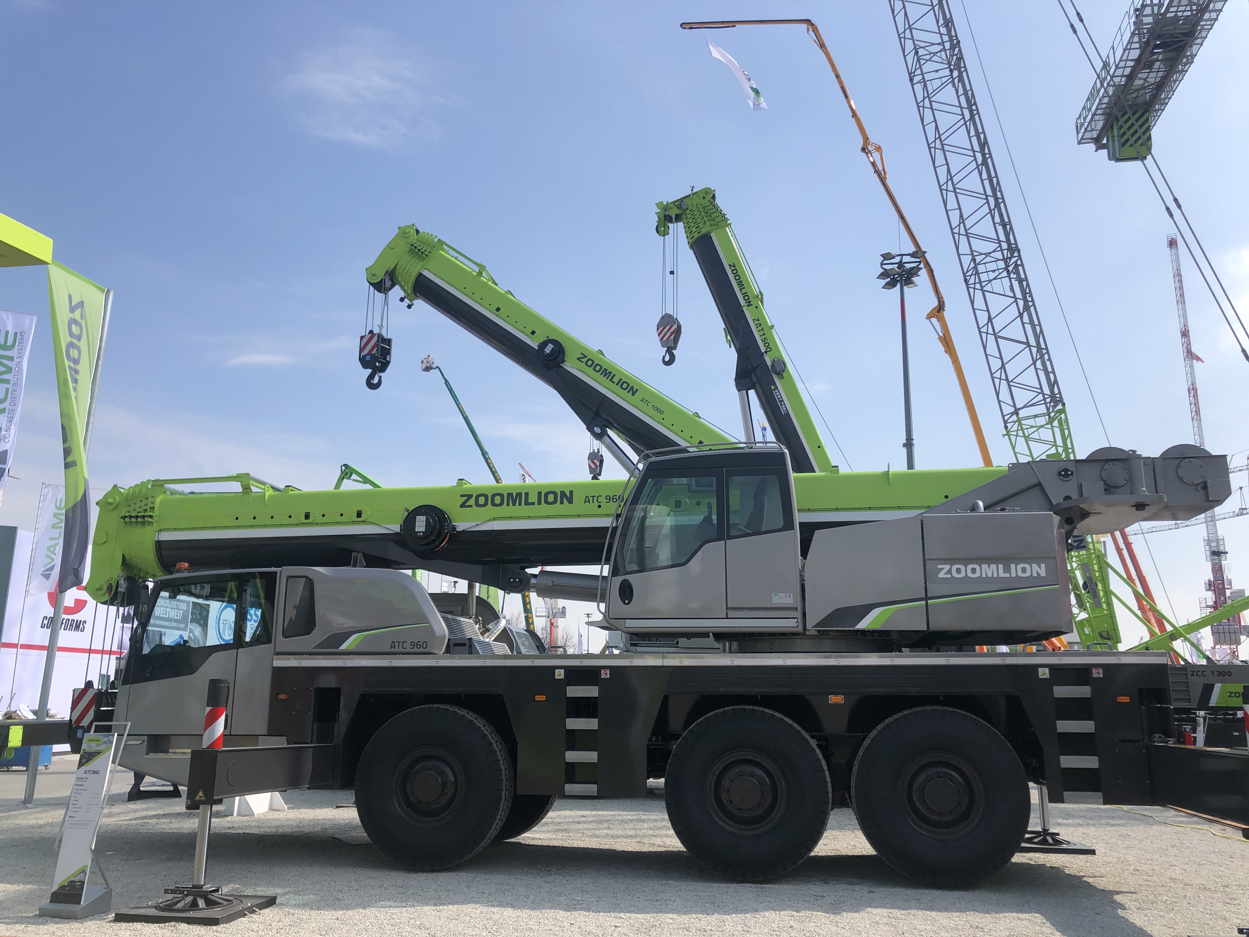 新近加入中联重科的wilbert公司,也在展会上展出了平头塔机wt260,wt