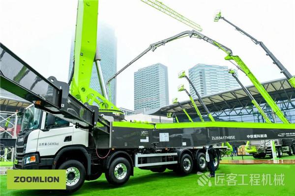 中联重科上海宝马展上展示的"凌云"系列泵车