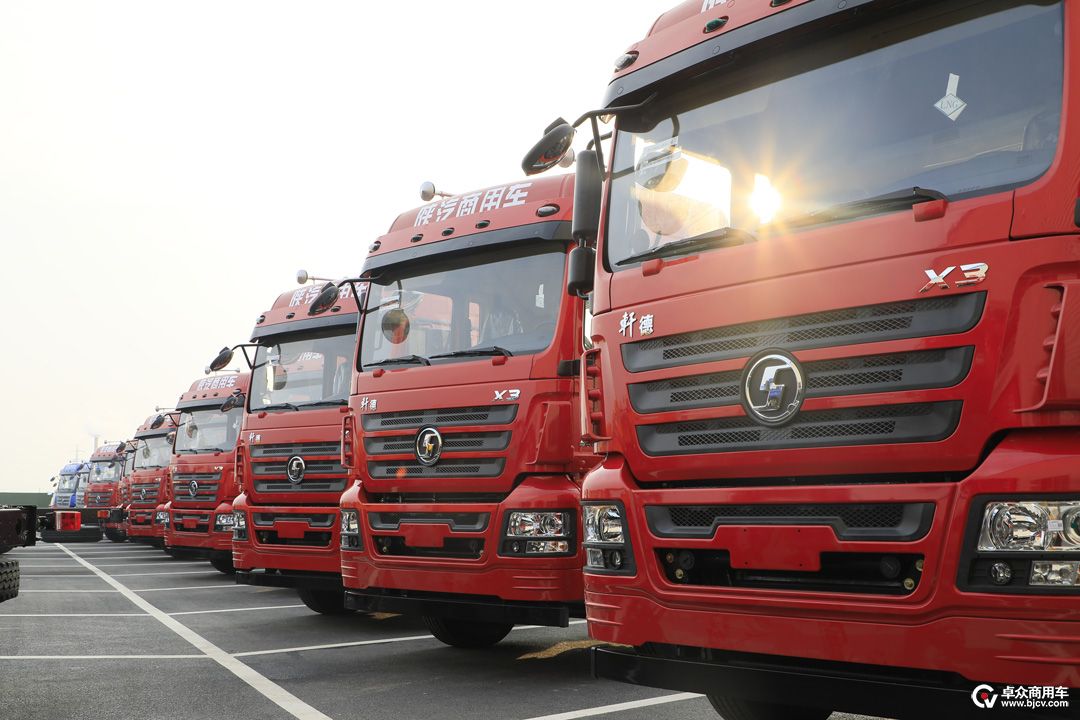 争做排头兵建设新陕汽陕汽商用车上半年产销同增长