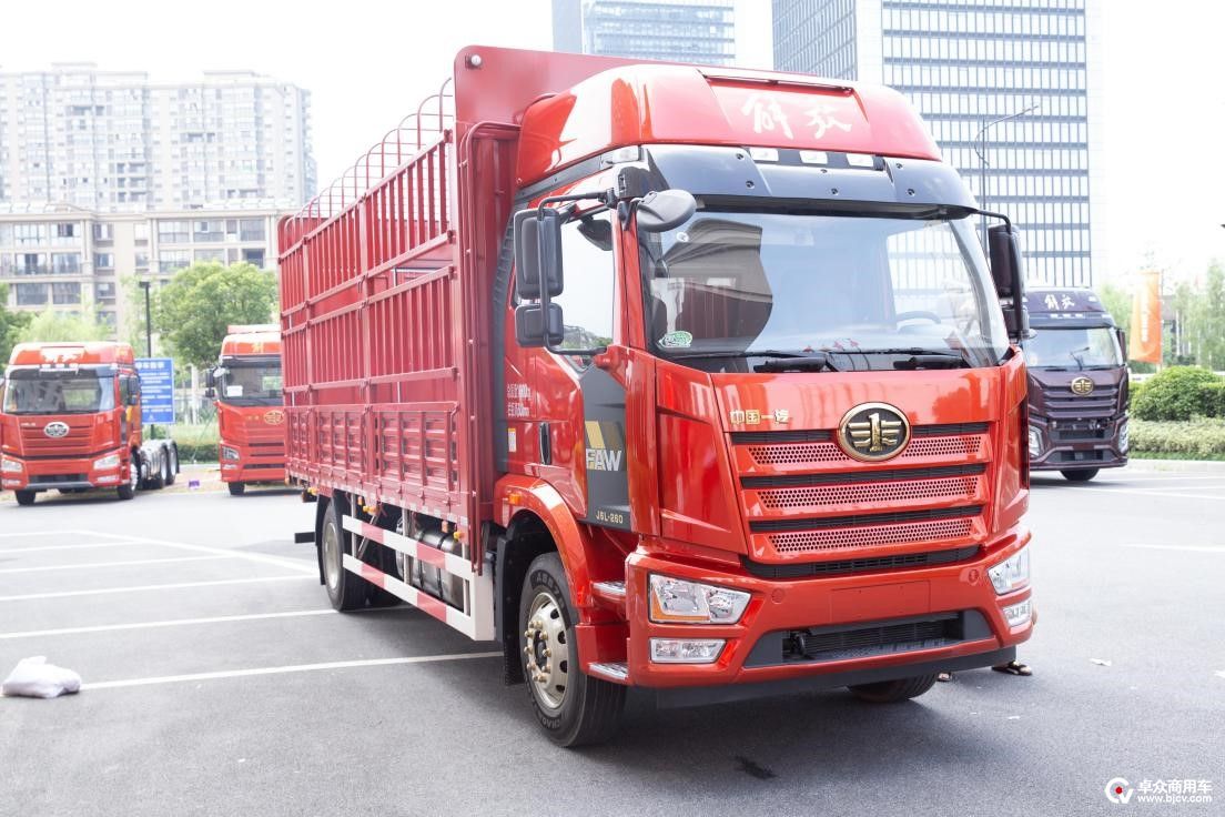 j6l精英版的基础上又进行了多项升级,不仅重新定义高端中卡车型的驾乘